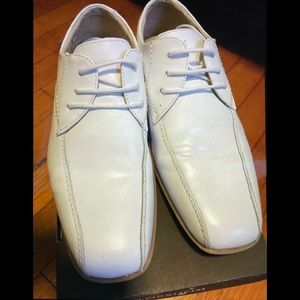 Florsheim white dress shoes, big boys size 4.5m